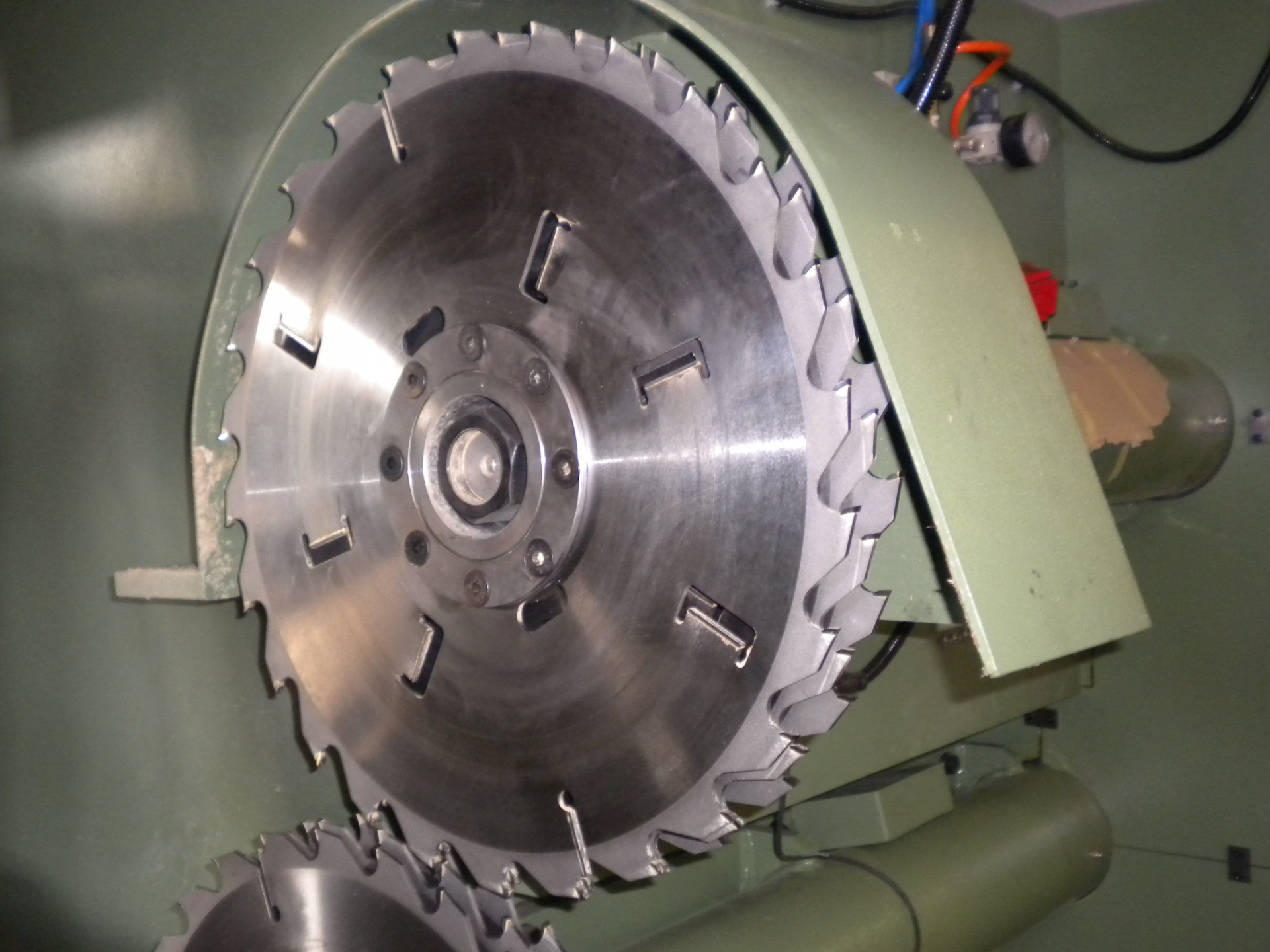 станка фбс-750. автоматический станок для раскроя бревна. станок первого ряда. пилорама ссср р-63. многопильный станок см2в 200.