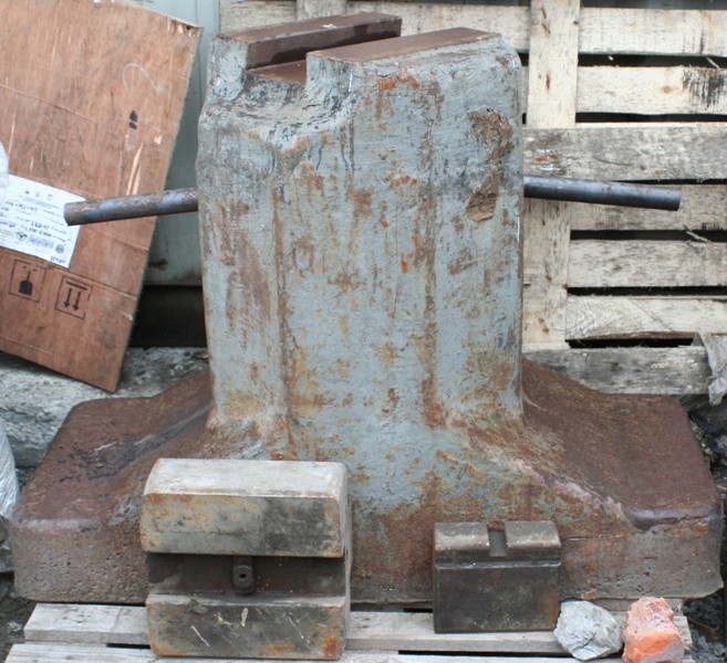 Шабот. Чугунный шабот. Шабот молота это. Подвижный шабот. Шабот молота 300т.