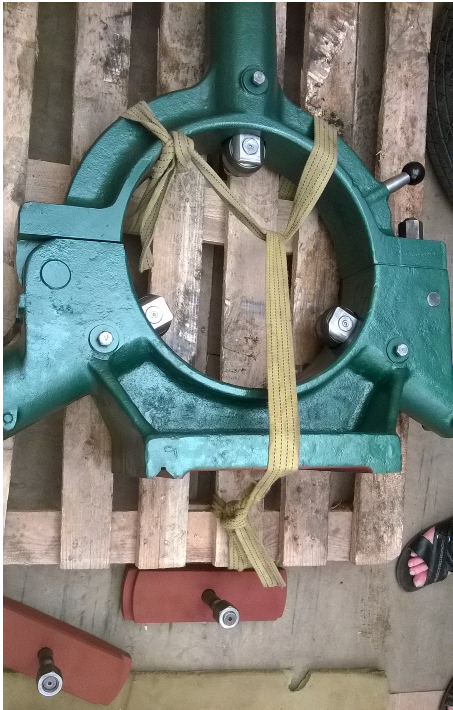 Неподвижный 1м63. Неподвижный люнет токарного станка 1м63. Люнет для токарного станка с наклонной станиной. Люнет неподвижный 1м63б. Неподвижный люнет токарного станка 1м63.