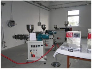 Одно и двухшнековые лабораторные экструдеры для лабораторной обработки PE, PP, PVC, PMMA, PA, PC, PET - ROLBATCH