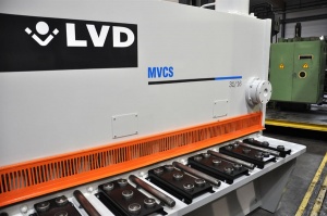 гидравлическии гильотинные ножницы LVD MVCS - 3100 x 16 мм
