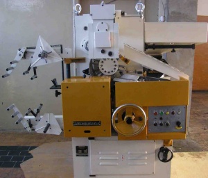 Заверточная машина EL-9 нагема nagema для завёртки конфет в носок и двойной перекрут