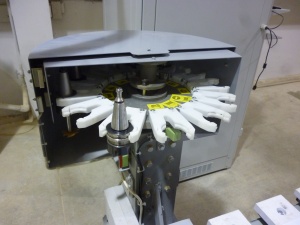 Фрезерный станок с ЧПУ с автоматической сменой инструмента