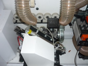 Автоматический односторонний кромкооблицовочный станок. Модель В20 фирма PAOLONI, Италия.