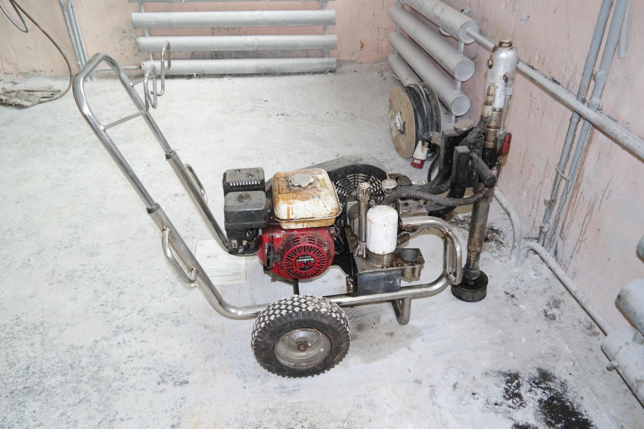 Окрасочный аппарат Graco DutyMax GH 300 с бензиновым приводом купить Б