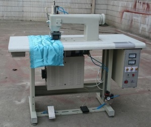 Ультразвуковая машина для обработки краев ткани. Механического типа