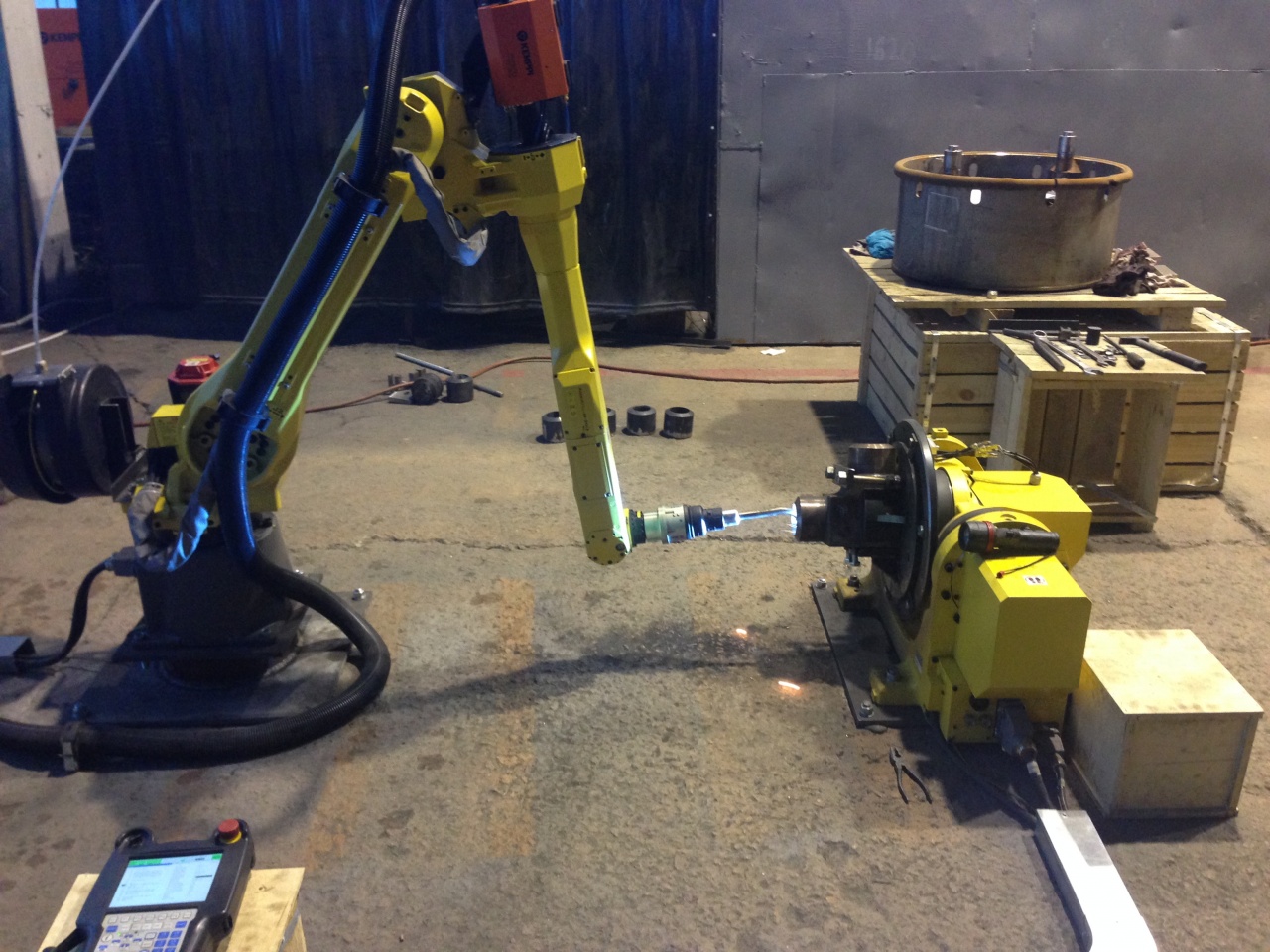 Роботизированный сварочный комплекс Fanuc M-20iА/10L купить Б/У в ...