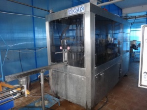 Автоматическую машину для розлива и упаковки жидких молочных продуктов RG-50 UCS
