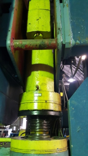 Пресс листогибочный кривошипный для гибки листового металла ИВ1330В