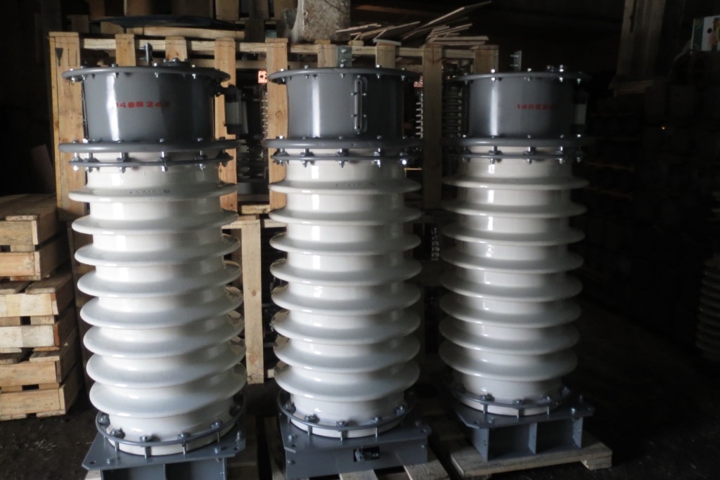 Тип тн. Трансформаторы тока 110 кв тфзм. Теплообменник с линзовым компенсатором. Тип тн. Тепло обменник с линцовым компенсаторрм.