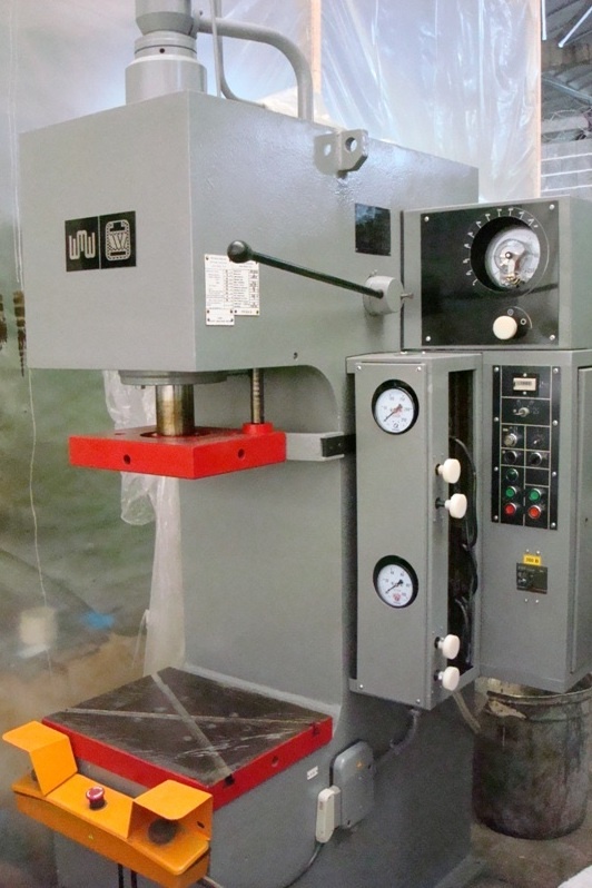 Гидравлические пресса pye. Гидравлические пресса pye. Пресс гидравлический pye-100s/1. Гидравлические пресса pye. Гидравлические пресса pye.