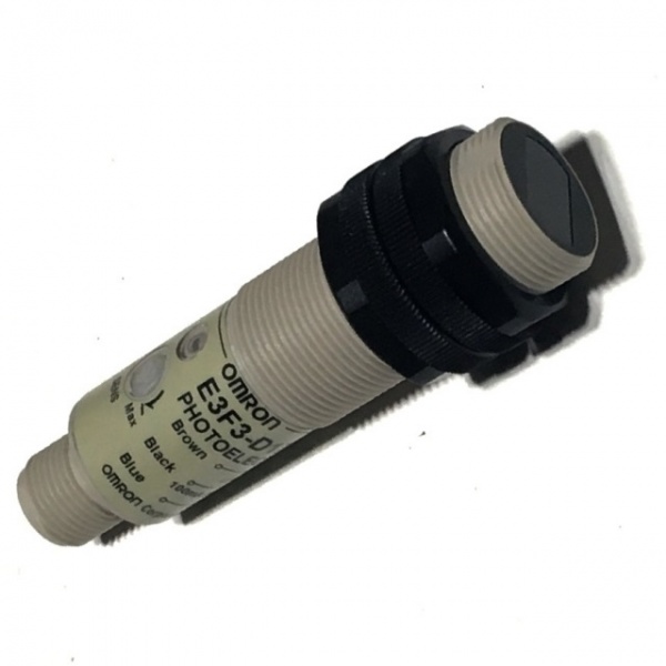 E3F3-D37 Оптический датчик М18, PNP, разъем М12, диффузный 100-300 мм OMRON аналог E3F2-DS30B4-P1