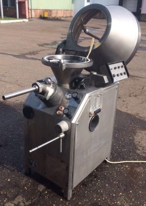 Вакуумный шприц Vemag Robot 500 с перекрутчиком