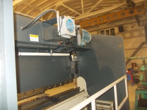 Гидравлический листогибочный пресс Advanced Machinery AMB-10031 с ЧПУ, до 3100 мм, 100 тонн
