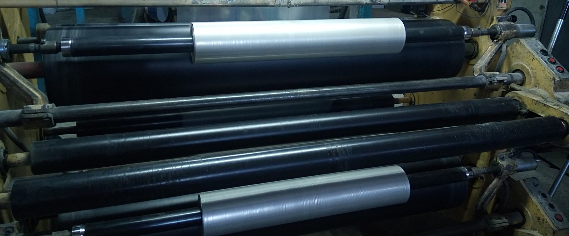 трубчатый радиатор кзто параллели г1. Momo усилитель 1квт. 1500. 2 1500 3 м. кзто радиатор зеркало.