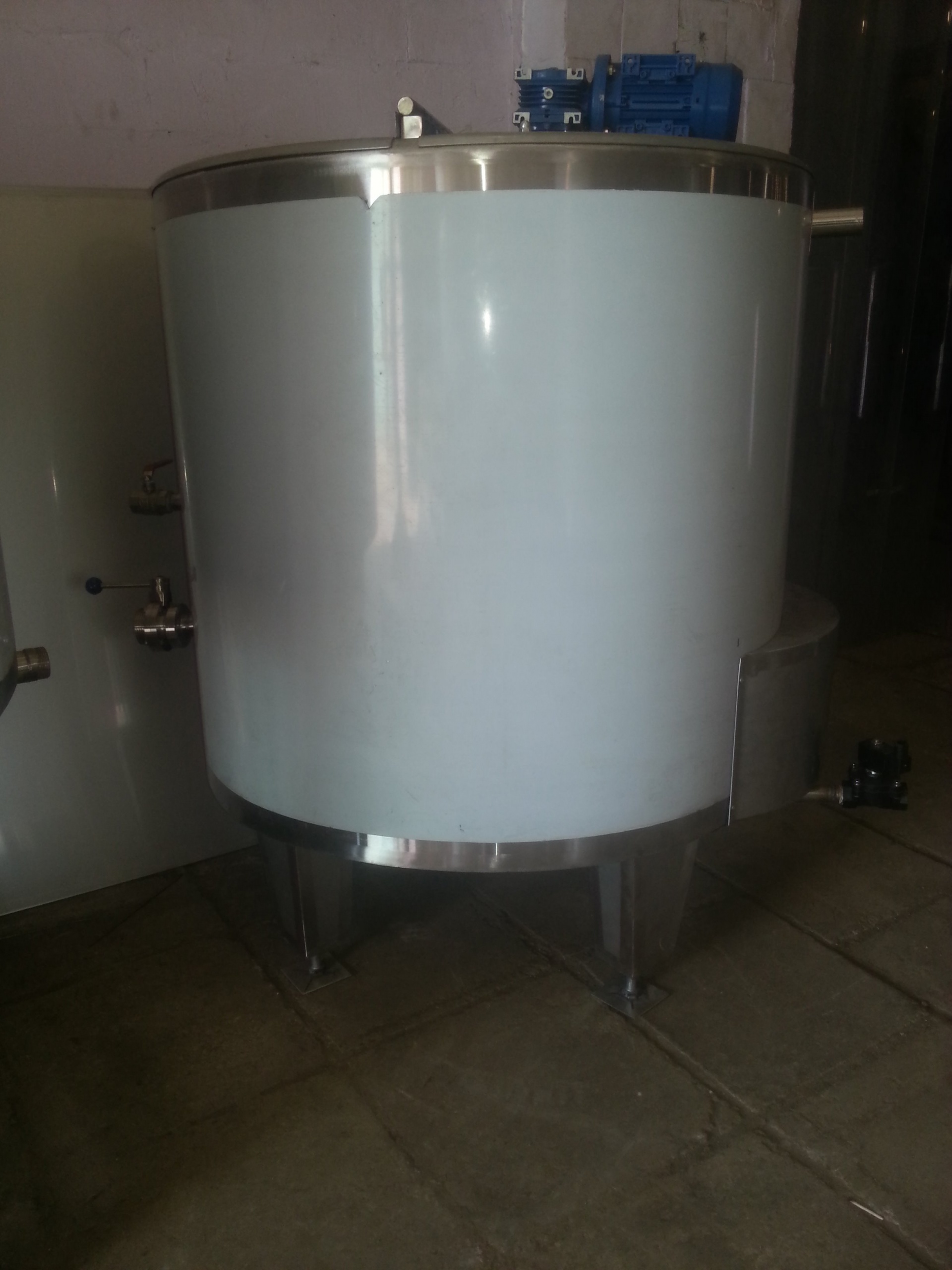 Ванна вгз с гидрозатвором для хранения цементных образцов во влажных условиях