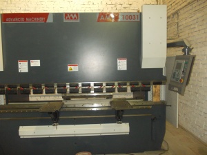 Гидравлический листогибочный пресс Advanced Machinery AMB-10031 с ЧПУ, до 3100 мм, 100 тонн