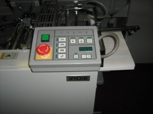 Офестная машина Ryobi 3302