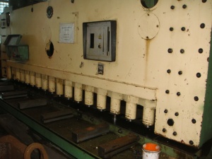 гильотину Jelsingrad MVS-3100/25