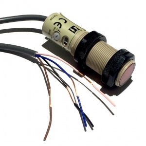 E3F2-R4B4 Фотоэлектрический датчик, пластик, M18, зона срабатывания 4 м, без рефлектора, PNP, 30 Вольт DC, c кабелем 2 м, E3F2-R4B4-E