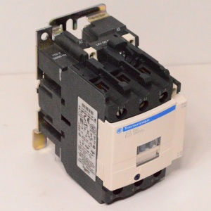 LC1D40F7 Контактор 40A, трехполюсный, 110VAC 50/60 Гц, Schneider Electric