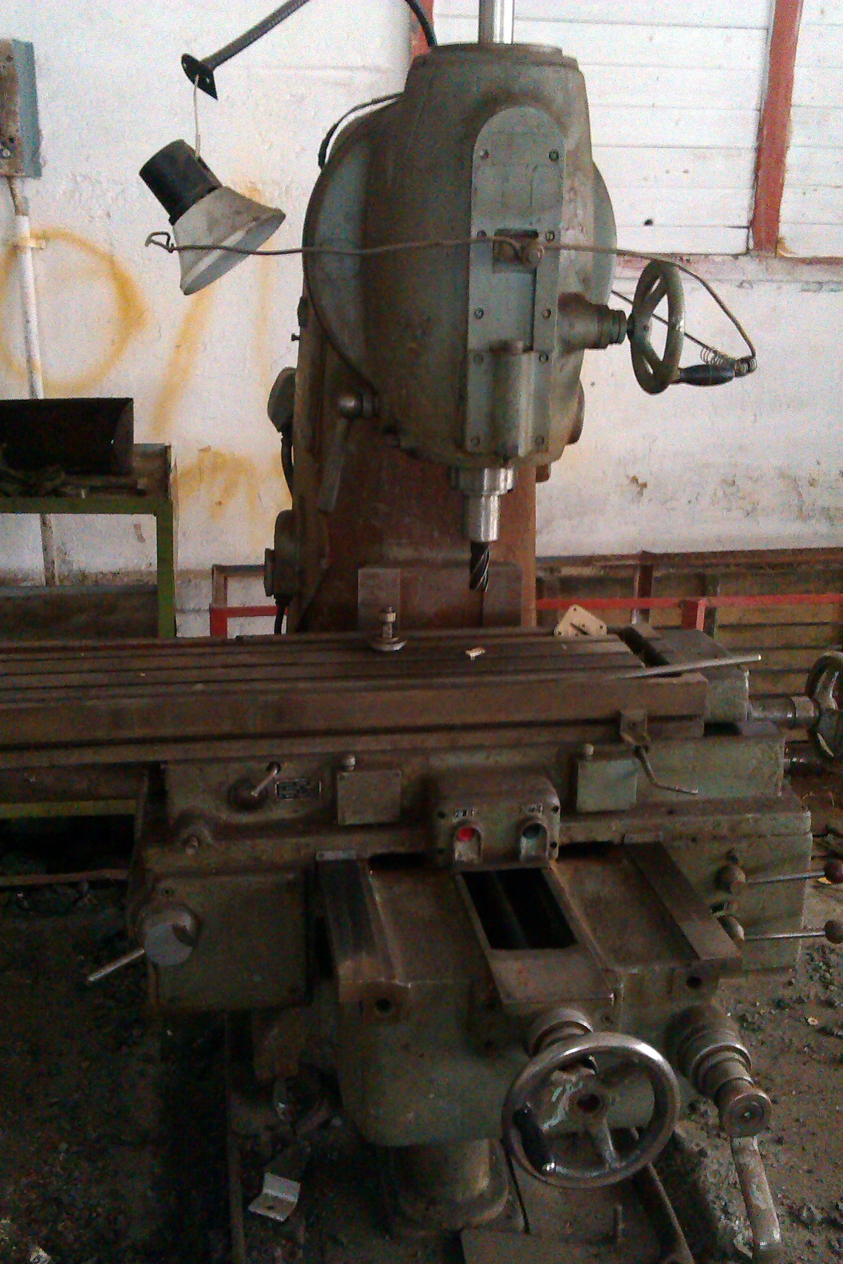 Вертикально-фрезерный станок F2-250 купить Б/У в Красноуральске по цене ...