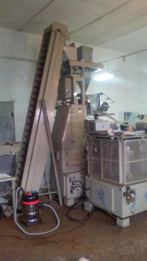 горизонтальный упаковочный автомат + вакууматор ICA CSV-30 для зернового и молотого кофе