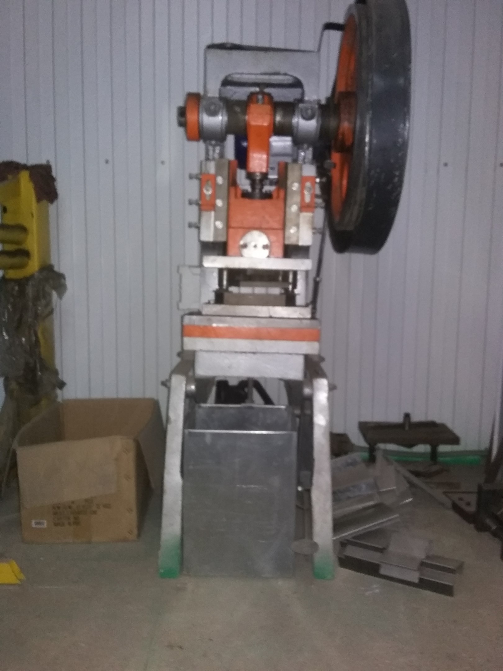 Пресс для вырубки электромеханический купить Б/У в Вельске по цене 200 ...
