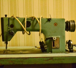 Швейное оборудование: Оверлок 51 (Агат), Пуговичная, Прямострочная
