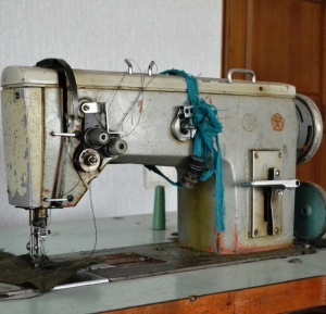Швейное оборудование: Оверлок 51 (Агат), Пуговичная, Прямострочная