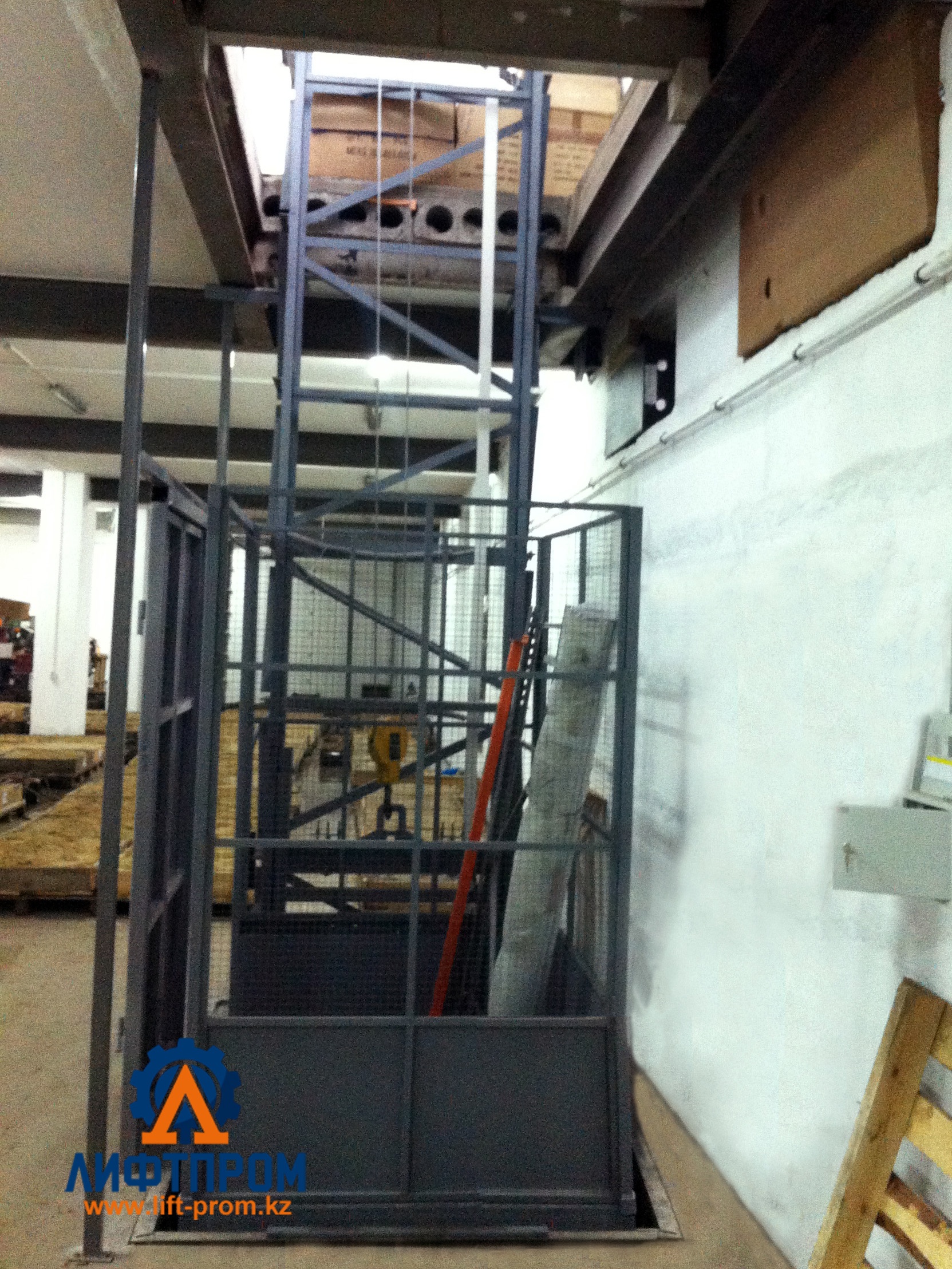 Мачтовый грузовой подъемник ПМГ купить в Самаре по цене 100 000 руб ...