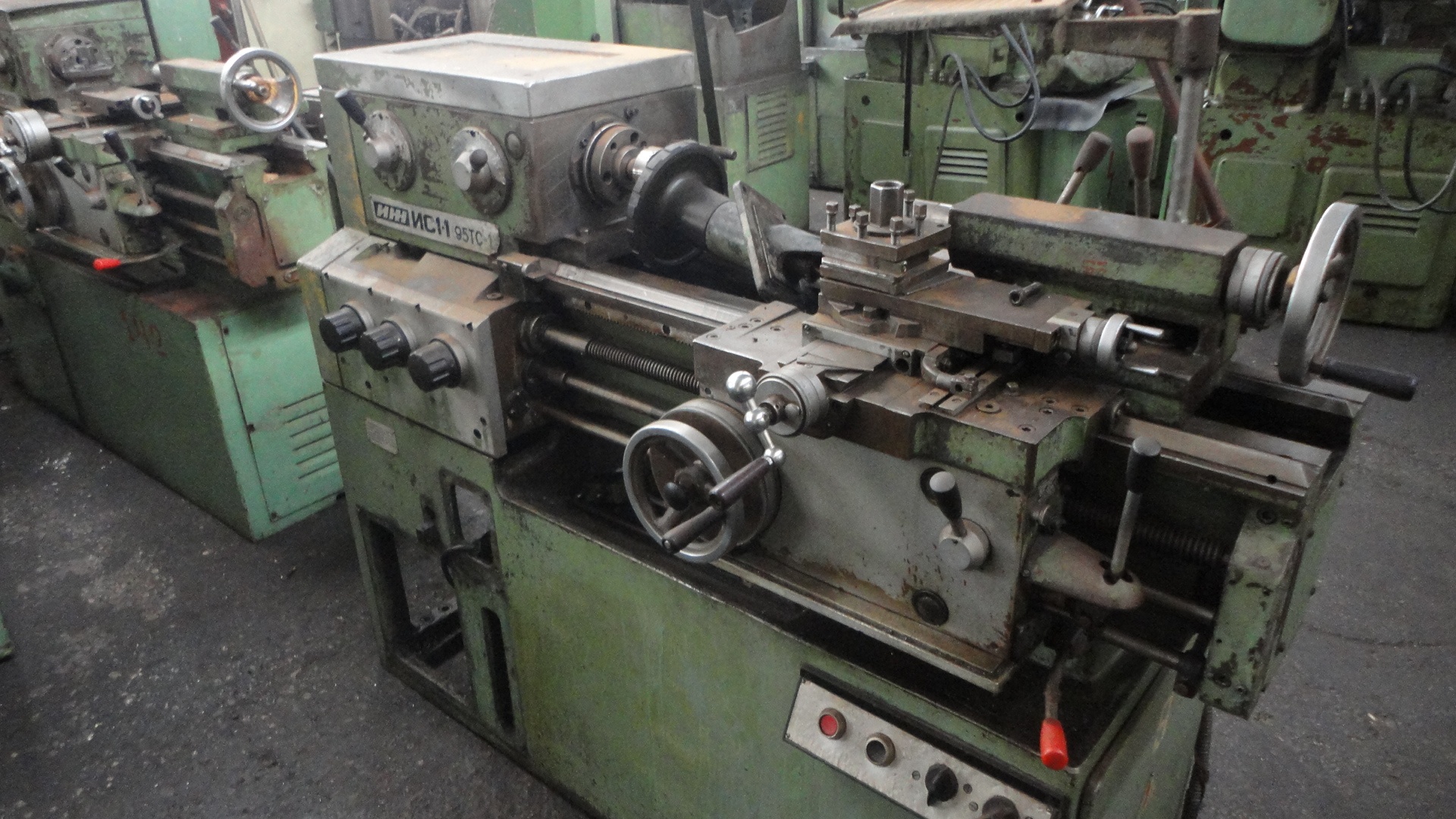 Иж 1п611п. Станок ижевский токарный 1966. Станок иж 250 итв токарно-винторезный. Расстояние от станка до станка. Токарный станок к62.