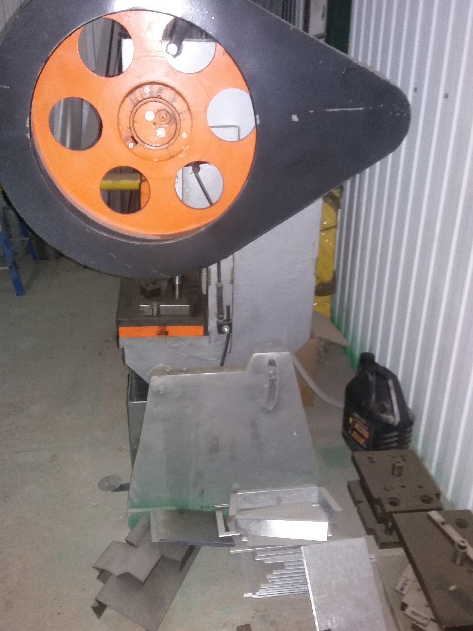 Пресс для вырубки электромеханический купить Б/У в Вельске по цене 200 ...