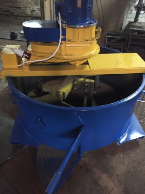 Бетоносмеситель принудительного типа ЭСТ-500 (450л.)