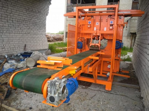 ленточная пилорама и многопил. доски пиломатериалы. лесопилка. ленточная пилорама алтай 1400. лесопилка.