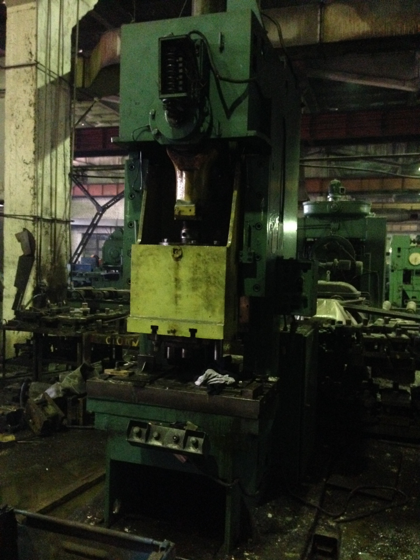 Пресс рс10 характеристики. Пресс кривошипный к2118. Пресс кривошипный кд2322. Производство кузнечно прессового оборудования. Рс10м1 пресс кривошипный.