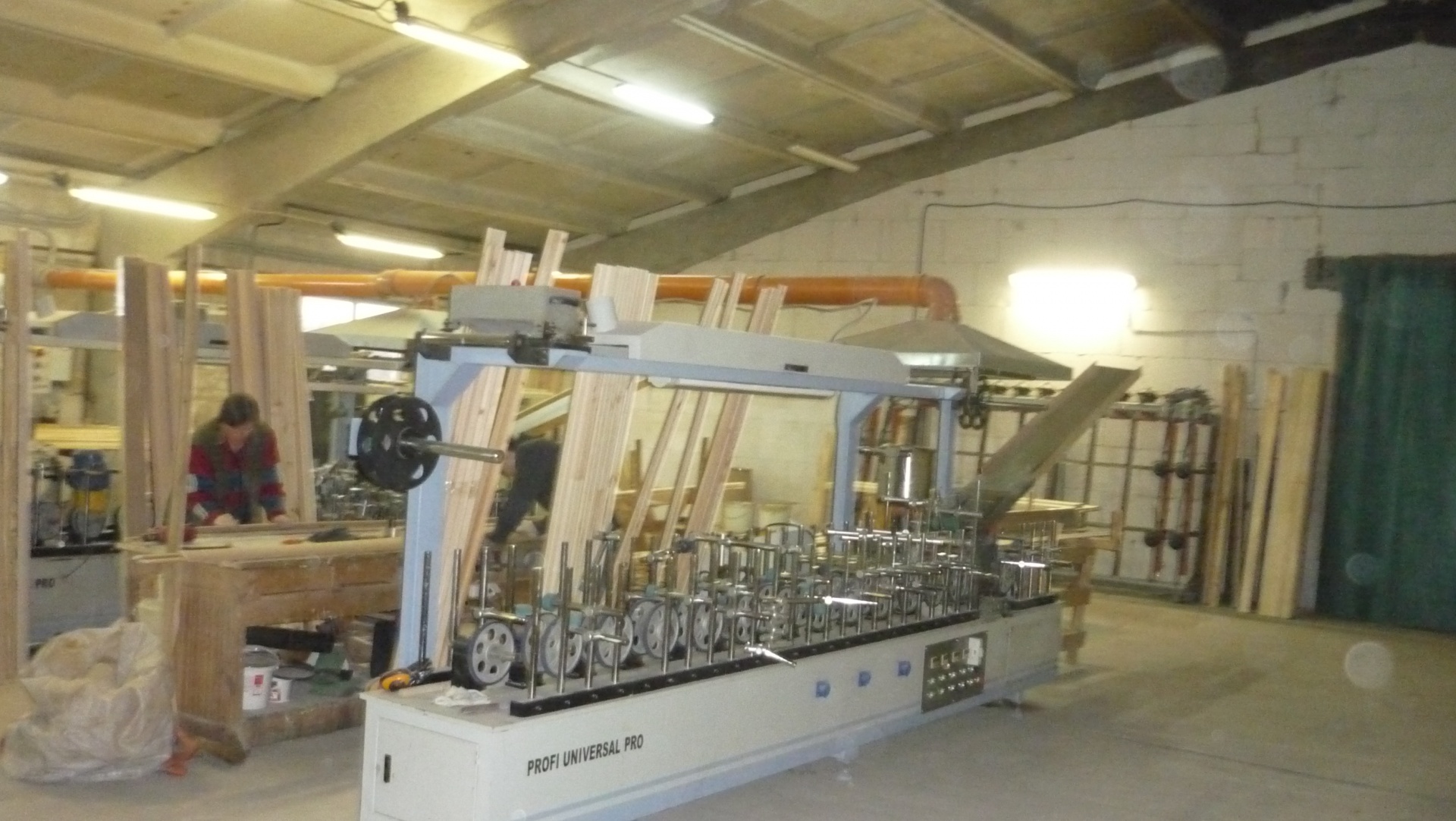 Universal line. Линия укутывания wl 3000. линия укутывания hcm rp-300 universal. линия окутывания погонажа. оборудование для окутывания погонажа.
