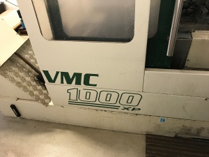 Bridgeport VMC 1000 xp 3-осевой вертикально обрабатывающий фрезерный центр 2001 года выпуска