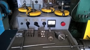 СТАНОК токарно-винторезный УТ-16ПМ (90г) с ОСНАСТКОЙ из НИИ