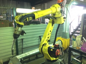 Сварочное оборудование Промышленный робот FANUC с манипулятором