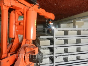 Робот "АВВ" для укладки бетонных блоков в наличии