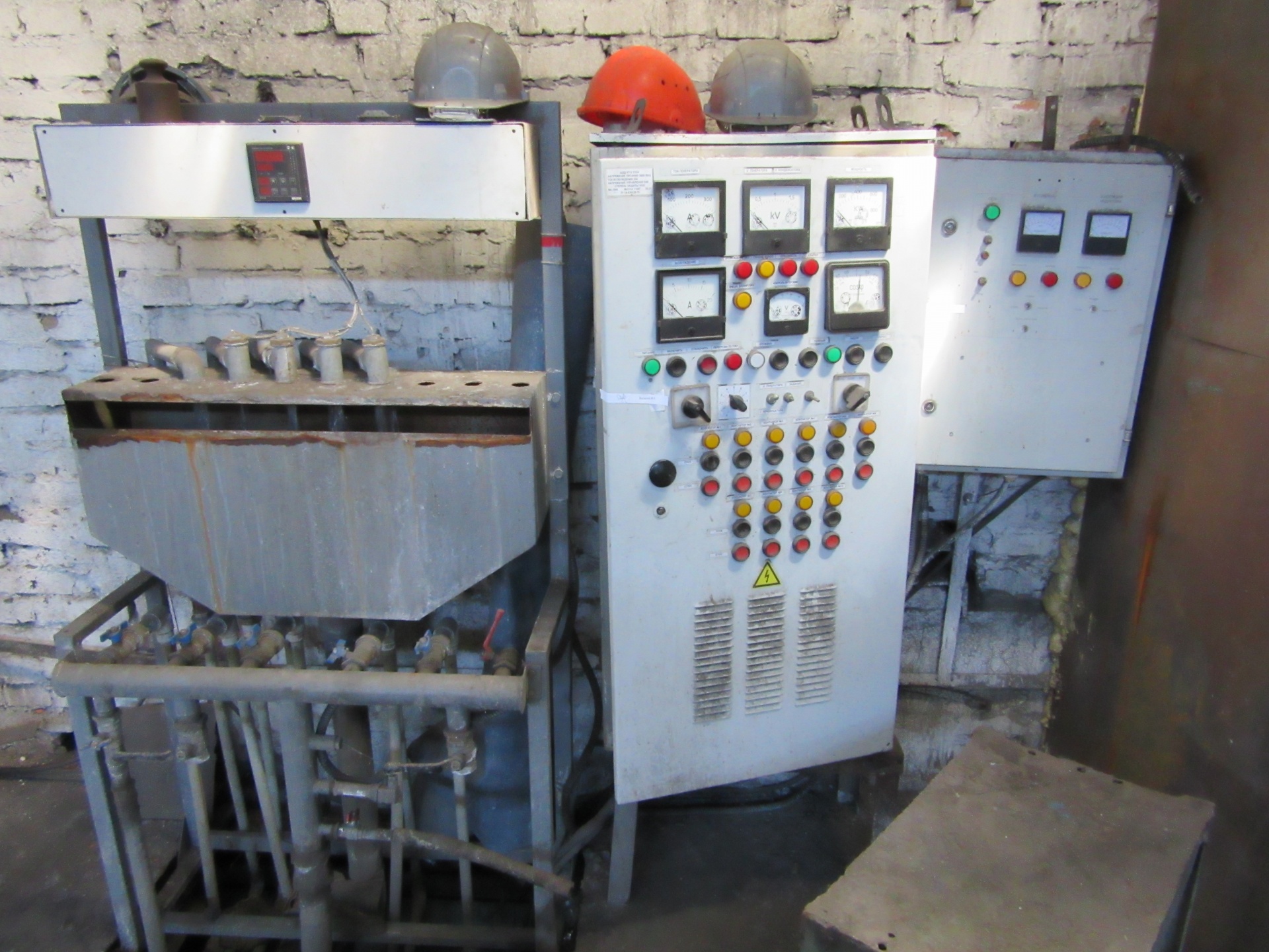 Печь ист-04 индуктор. Индуктор печи тигельной иат-6/2. Печь сталеплавильная с генератором ист-010. Индукционная тигельная печь иат 2. Ист 0 5.