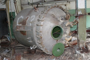 реактор эмалированный на 630 л. Сэрн 0,63 м3. бывшие в употреблении