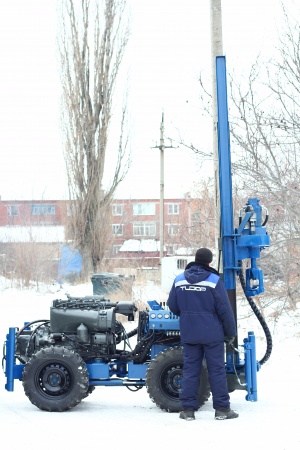 Передвижная буровая установка УДВ 600 (4х4)