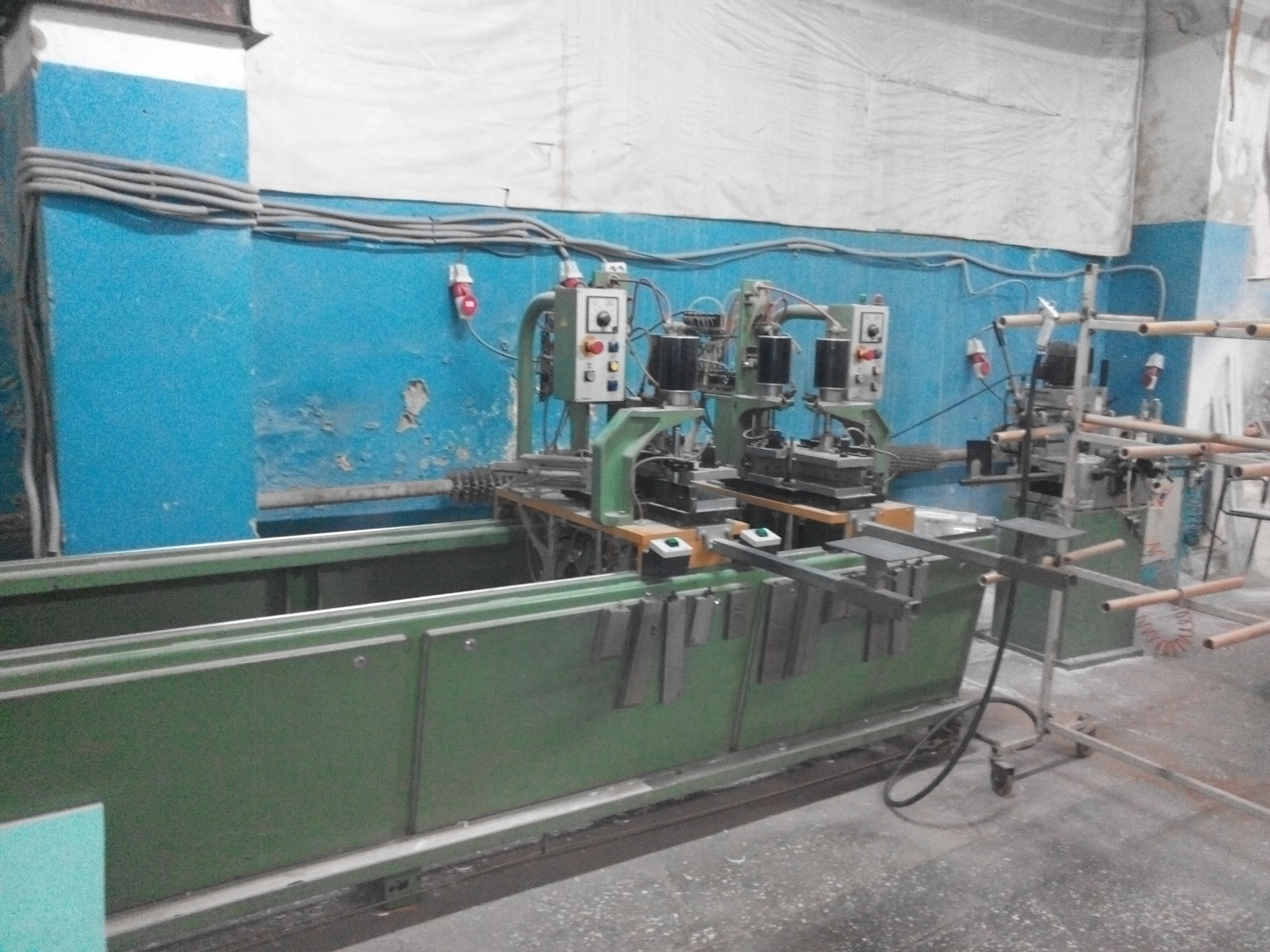 Оборудование для производства алюминиевых и ПВХ окон  в Саратове .