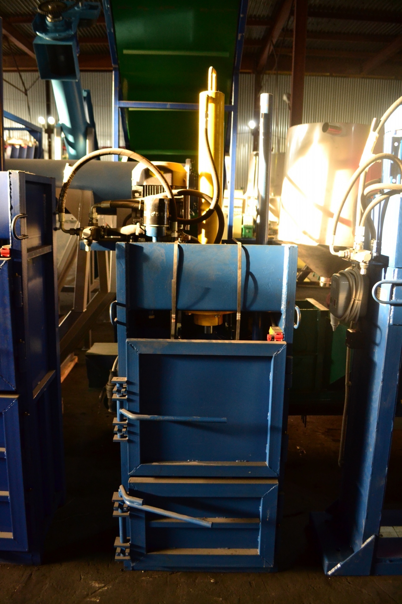 Пресс для отходов, ТБО, макулатуры, пленки купить в Москве