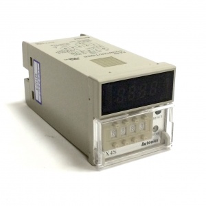 FX4S(220 VAC) Autonics Цифровой счётчик-таймер с двумя входами, 48х48мм, 4 разряда, 2 выхода