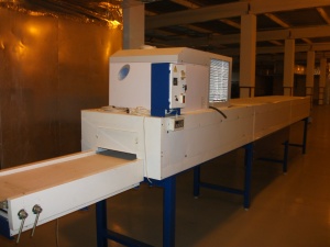 машину шоколадно -глазировочную МШГ-1 и охлажающий конвейер КОХ-1 производства "KOSTA"