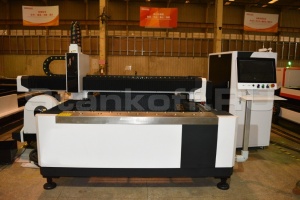 Установка волоконной лазерной резки листового металла и труб XTC-1530WT/1000 Raycus