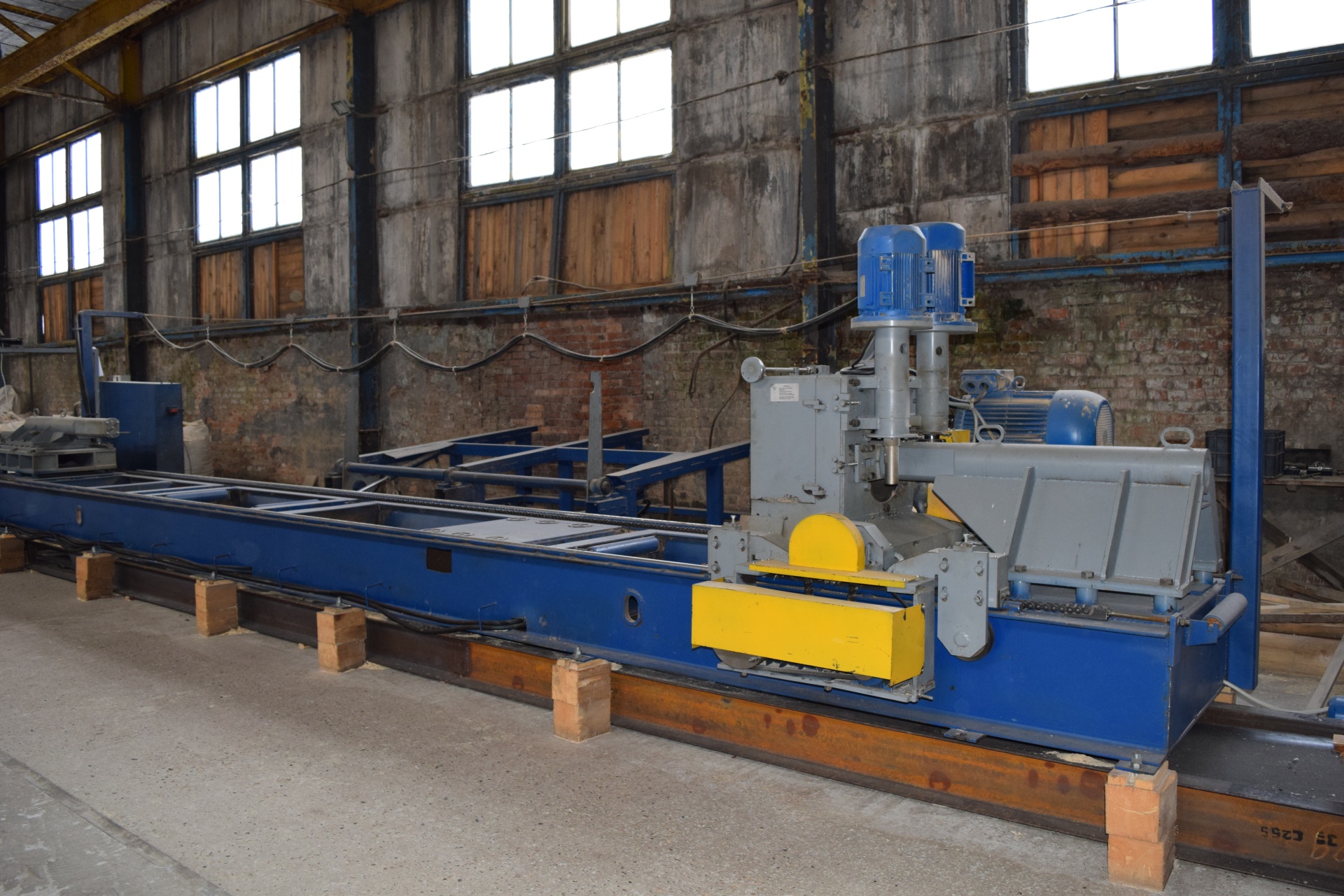 Шервуд 280 оцилиндровочный станок. Станок шервуд 28. Оцилиндровочный станок шервуд. Станок оцилиндровочный деревообрабатывающий sherwood. Шервуд 280 оцилиндровочный станок.